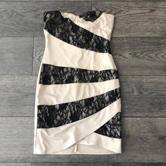 Forever 21 Dresses & Skirts - Forever 21 strapless cocktail woman’s dress.